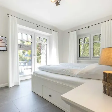 Haus Oewerweg 4 * Böhl
