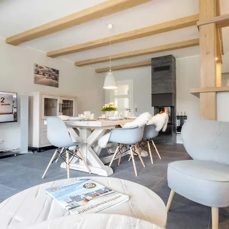 Haus Oewerweg 4 *
